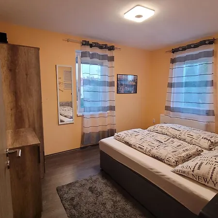 Li-do Vendeghaz * بالاتونفوريد