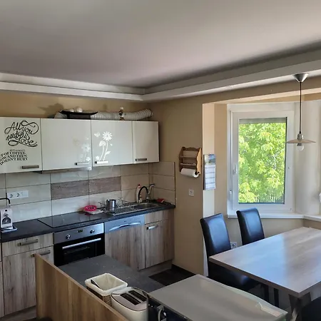 شقة Li-do Vendeghaz