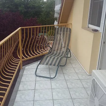 Li-do Vendeghaz شقة *