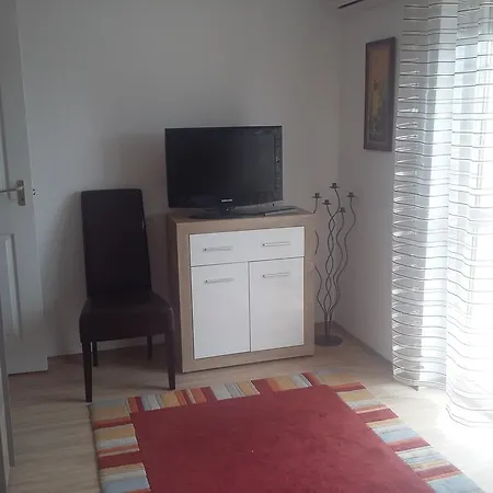 Li-do Vendeghaz * Balatonfured