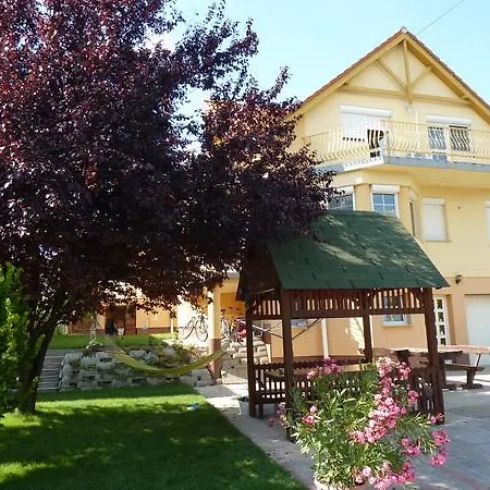 Li-do Vendeghaz * Balatonfured