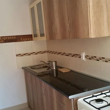 Li-do Vendeghaz شقة *