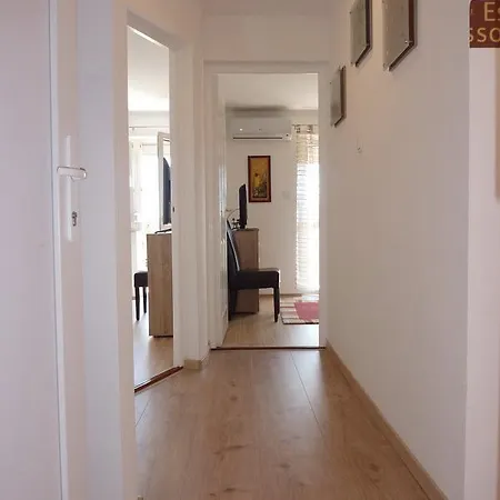 Li-do Vendeghaz شقة