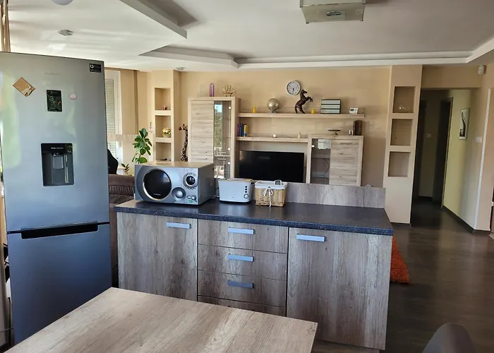 Apartament Li-do Vendeghaz