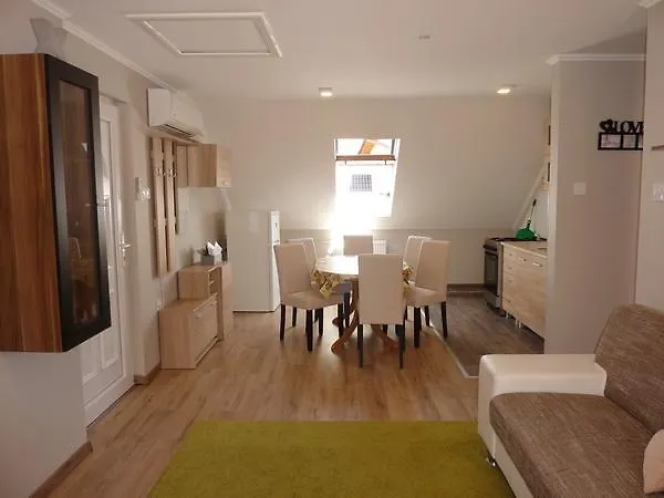 Apartament Li-do Vendeghaz *