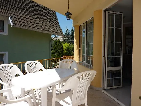 Apartament Li-do Vendeghaz