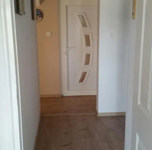 Apartament Li-do Vendeghaz
